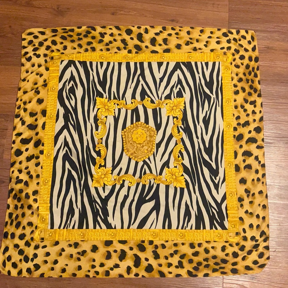 Baar & Beards vintage Baroque Animal Print Gold Black Scarf Handkerchief Italy - Picture 7 of 10